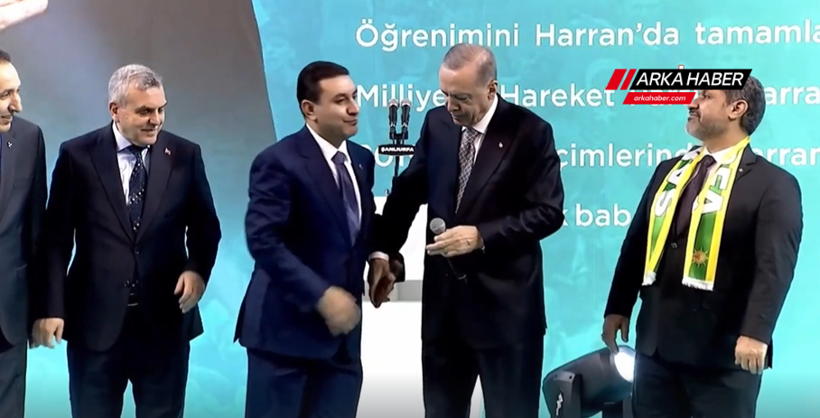 ŞANLIURFA’DAKİ ADAY TANITIM TÖRENİNDE AKP’Lİ BAŞKANLAR MHP İLÇE BAŞKANINI ARALARINA ALMADI VE SELAMLAMADA ELİNİ TUTMADI